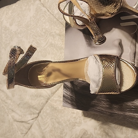 Jennifer Lopez Malika Heels in Champagne - Picture 2 of 10